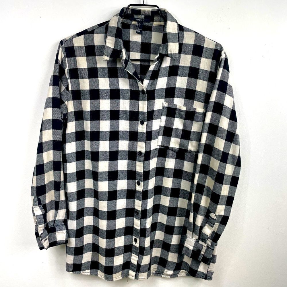 Forever 21 | plaid Long sleeve button  down S black and white.